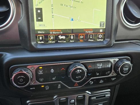 Used 2021 Jeep Wrangler Unlimited Rubicon w/ Dual Top Group AWD/4WD image 25