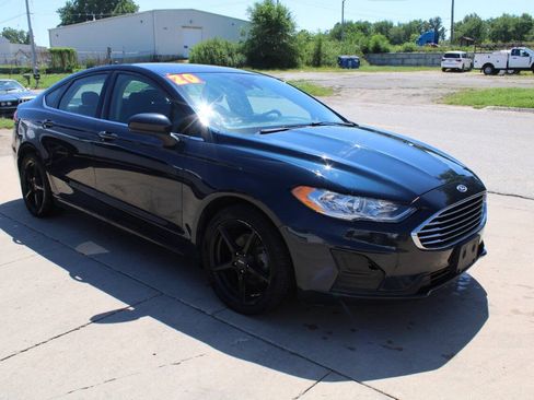 Used 2020 Ford Fusion SE FWD image 4