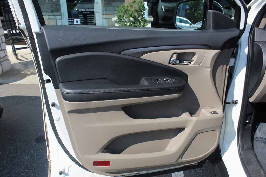 Used 2017 Honda Pilot EX-L image 11