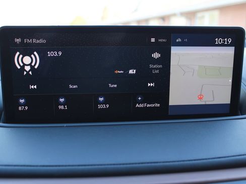 Used 2024 Acura MDX SH-AWD w/ Technology Package image 17