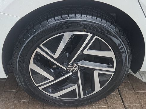 Certified 2022 Volkswagen Jetta SEL image 34