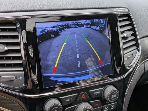 Used 2019 Jeep Grand Cherokee Limited image 20