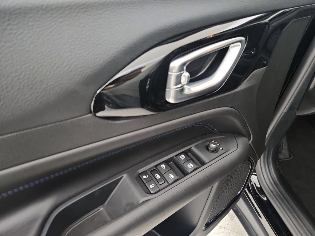 New 2026 Jeep Compass Latitude AWD/4WD image 20
