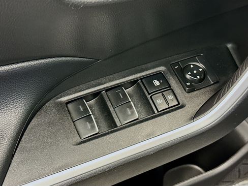 Used 2025 Toyota RAV4 XLE image 15