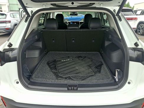 Used 2026 Volkswagen Tiguan SE FWD image 28