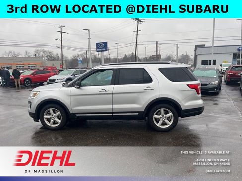Used 2018 Ford Explorer XLT w/ Equipment Group 202A image 4