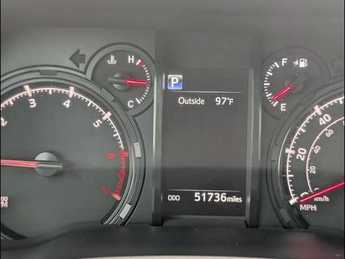 Used 2020 Toyota 4Runner SR5 AWD/4WD image 21