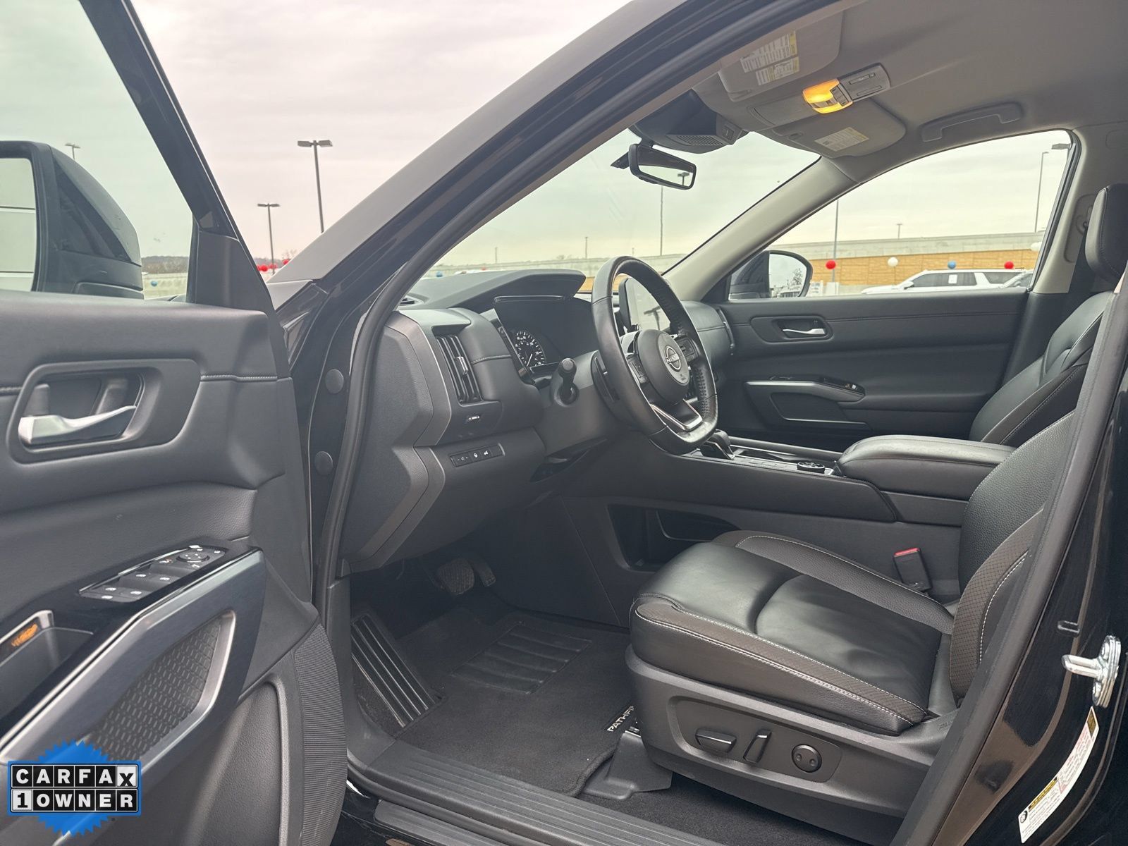 Used 2025 Nissan Pathfinder SL AWD/4WD image 12