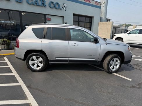 Used 2017 Jeep Compass Sport w/ Power Value Group AWD/4WD image 8