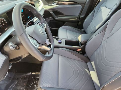 New 2026 Volkswagen Tiguan SE R-Line image 4