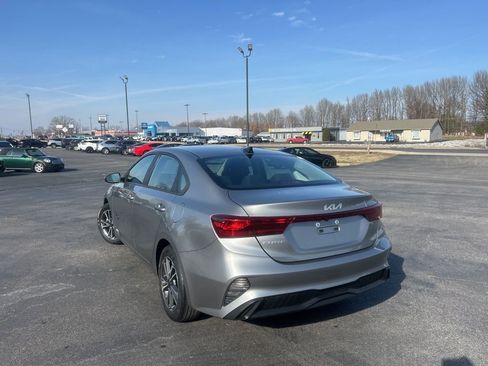 Used 2022 Kia Forte LXS image 5