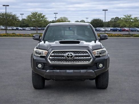 Used 2016 Toyota Tacoma TRD Sport w/ Towing Package image 9
