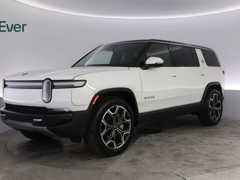Used 2025 Rivian R1S Adventure AWD/4WD image 2