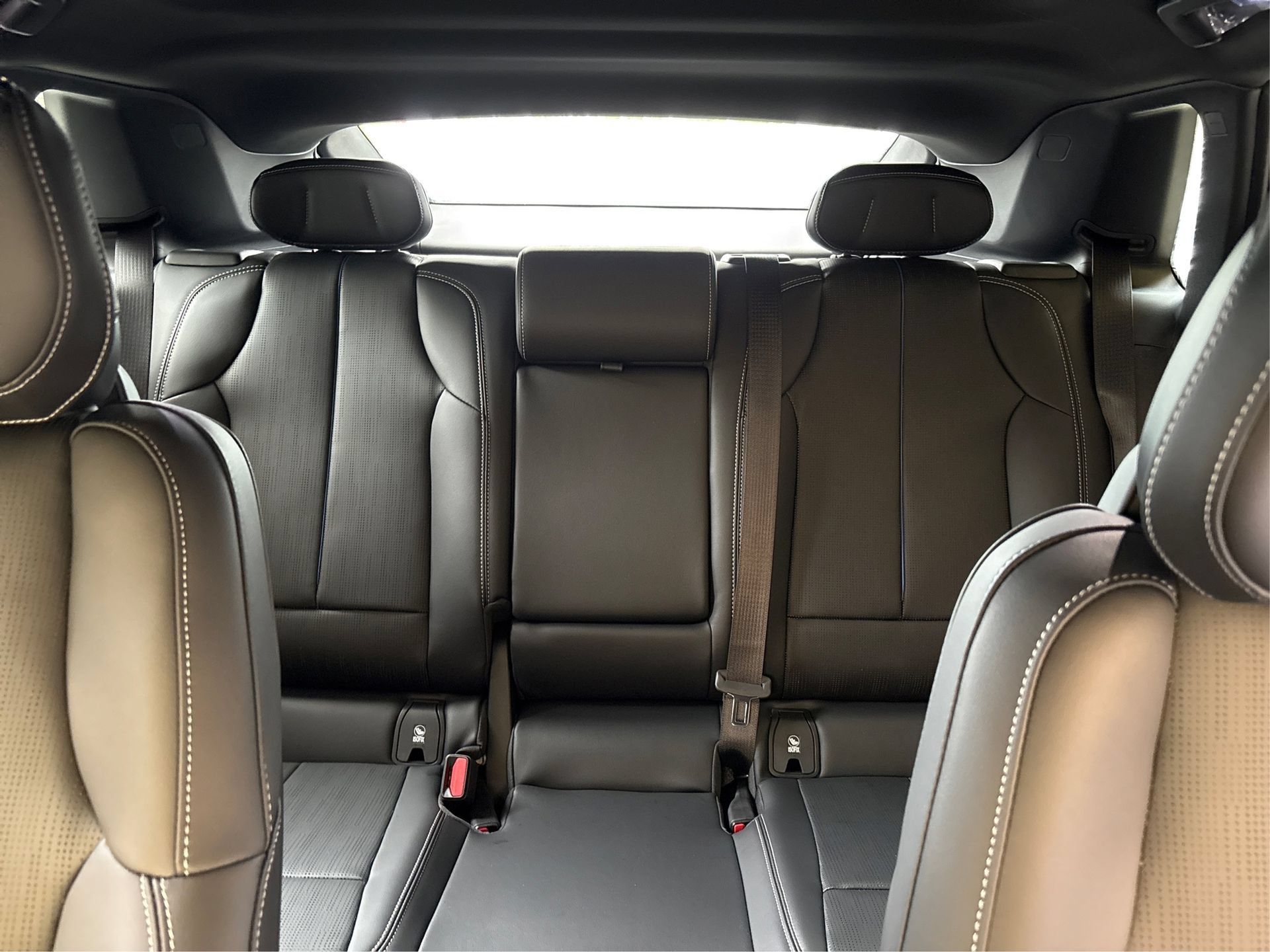 New 2026 Cadillac Lyriq Luxury w/ LPO, Bronce Accent Package RWD image 17