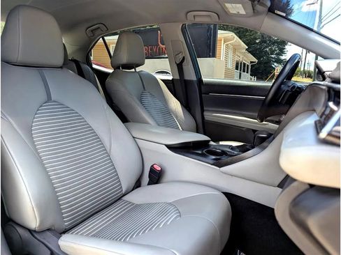 Used 2018 Toyota Camry SE image 35