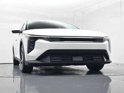 New 2026 Kia K4 FWD image 37