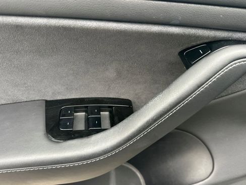 Used 2018 Tesla Model 3 Long Range image 12