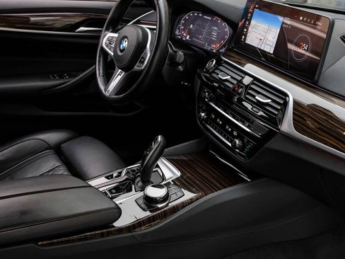 Used 2023 BMW M550i xDrive w/ Executive Package AWD/4WD image 34