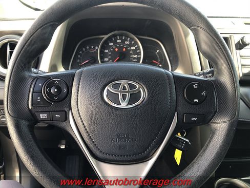 Used 2014 Toyota RAV4 LE FWD image 13