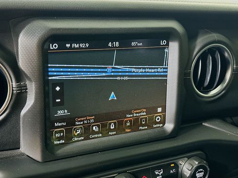 Used 2022 Jeep Wrangler Unlimited Sahara w/ Safety Group AWD/4WD image 21
