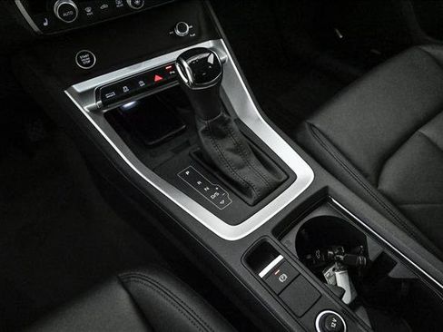 New 2025 Audi Q3 2.0T Premium image 12