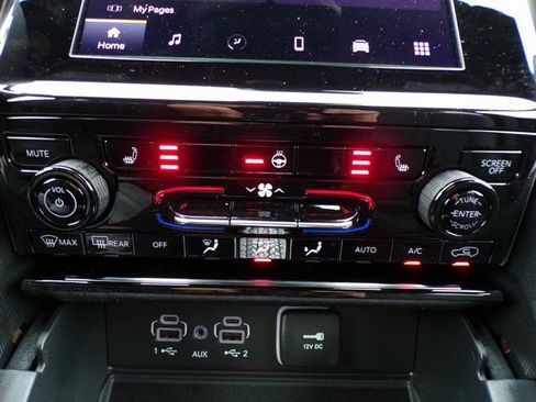 New 2025 Jeep Grand Cherokee L Altitude image 27