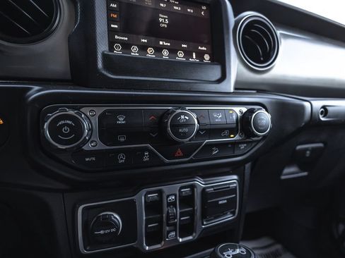 Used 2018 Jeep Wrangler Unlimited Sport S AWD/4WD image 12