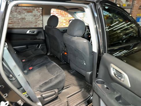 Used 2016 Nissan Pathfinder SV w/ Trailer Tow Package image 69