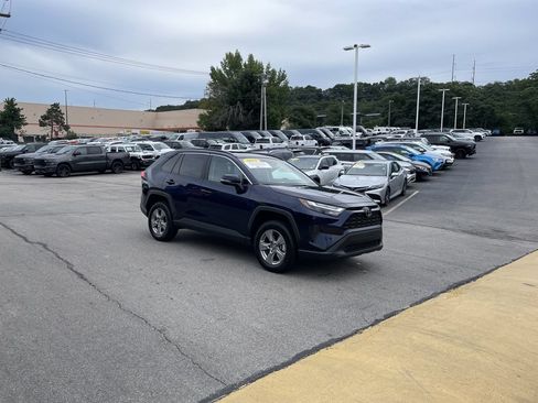 Used 2025 Toyota RAV4 XLE w/ Convenience Package AWD/4WD image 6