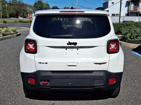 Used 2023 Jeep Renegade Trailhawk image 5