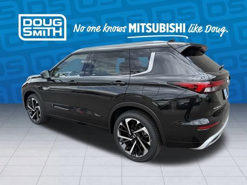 New 2025 Mitsubishi Outlander SEL image 2