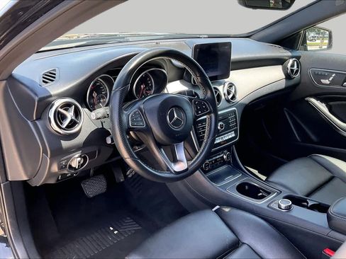 Used 2018 Mercedes-Benz GLA 250 w/ Premium Package image 17