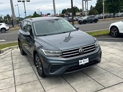 Used 2022 Volkswagen Tiguan S w/ Driver Assistance Package AWD/4WD image 5