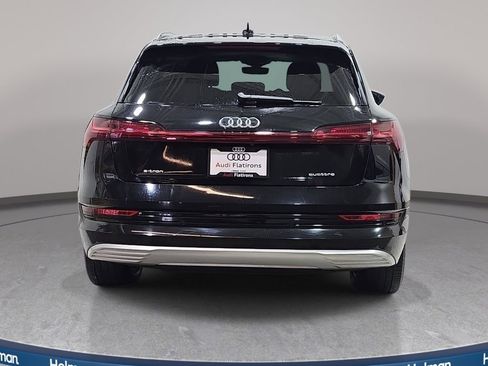 Used 2023 Audi e-tron Premium Plus w/ Premium Plus Package AWD/4WD image 7