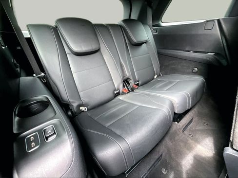 Used 2025 Mercedes-Benz GLS 450 4MATIC image 23