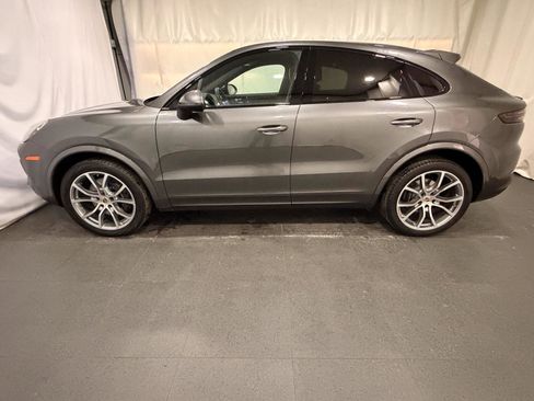 Used 2023 Porsche Cayenne Coupe image 2