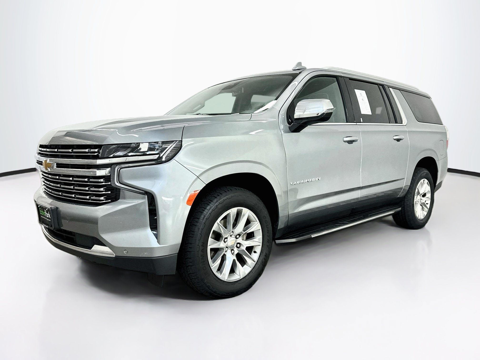 Used 2023 Chevrolet Suburban Premier AWD/4WD image 3