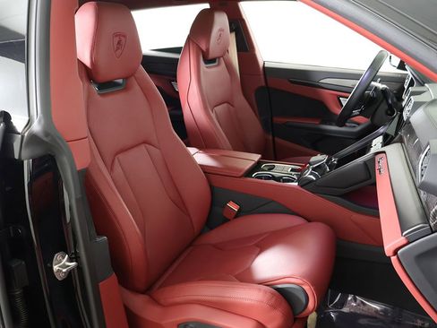 Used 2022 Lamborghini Urus AWD/4WD image 41