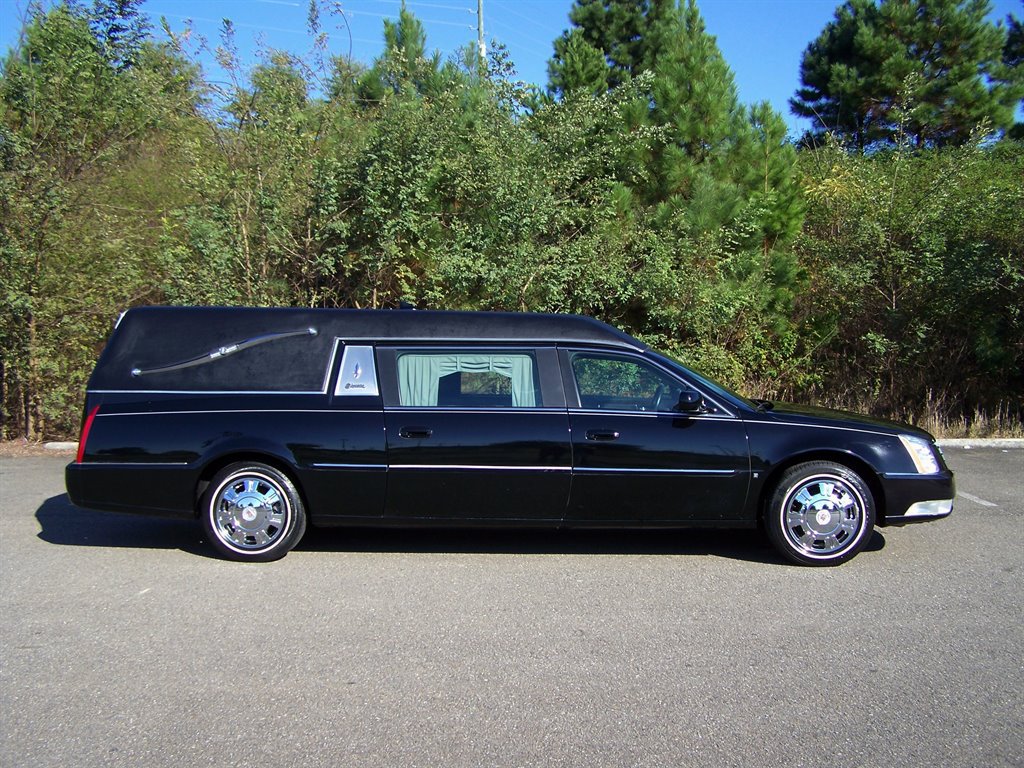 Used 2009 Cadillac DTS Hearse FWD image 5