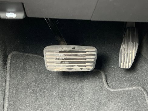 Used 2024 GMC Sierra 1500 SLT image 42