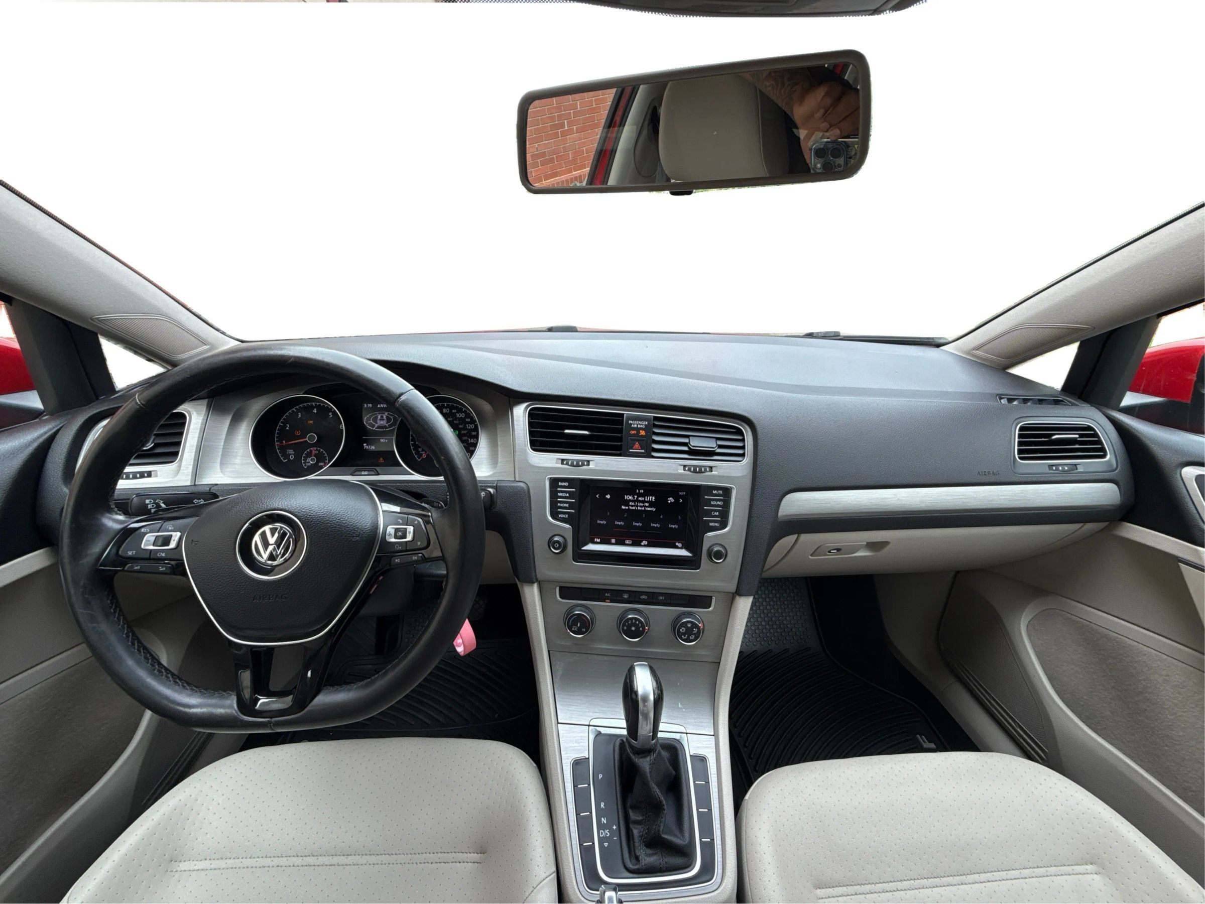 Used 2015 Volkswagen Golf S FWD image 24