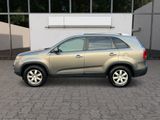 Used 2011 Kia Sorento LX w/ Convenience Pkg image 2