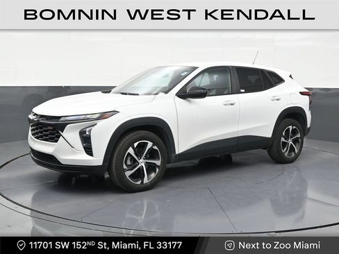 Used 2024 Chevrolet Trax RS w/ Driver Confidence Package FWD image 1