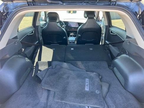 Used 2025 Kia Niro EX FWD image 40