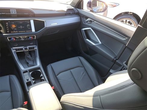 New 2025 Audi Q3 2.0T Premium image 25