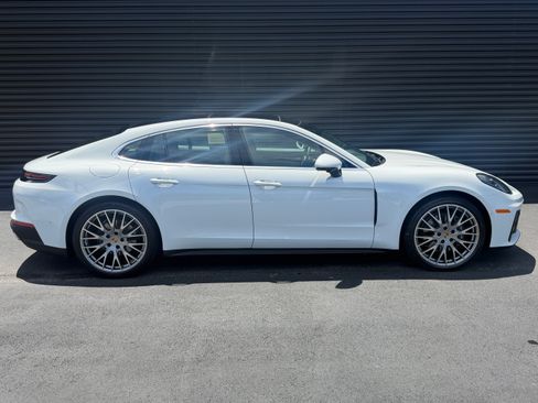 Certified 2024 Porsche Panamera 4 AWD/4WD image 7