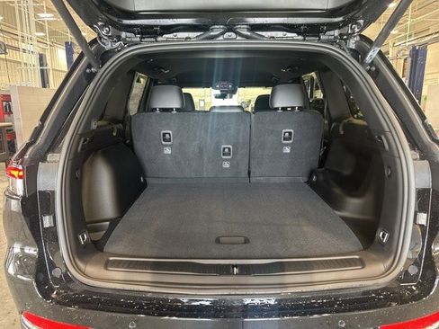 New 2025 Jeep Grand Cherokee Limited w/ Trailer Tow Package image 18