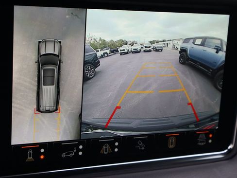 Certified 2023 GMC Yukon Denali w/ Advanced Technology Package image 17