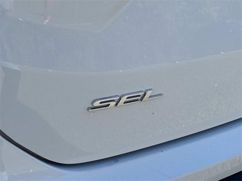 Certified 2024 Ford Edge SEL image 12