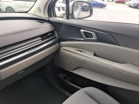 New 2027 Kia Carnival LX FWD image 19